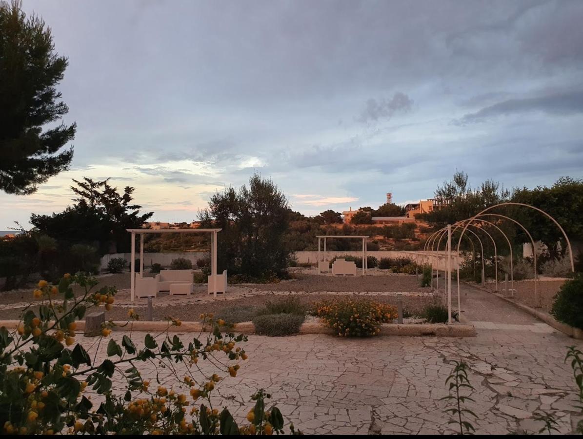 Torrelama Room&Breakfast Trani Bagian luar foto