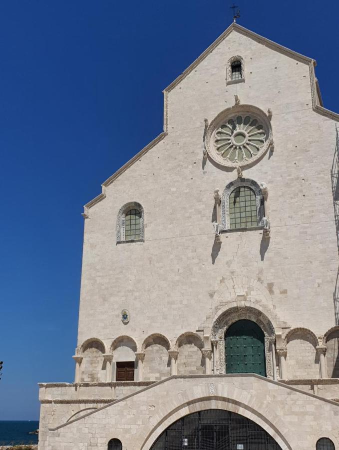 Torrelama Room&Breakfast Trani Bagian luar foto
