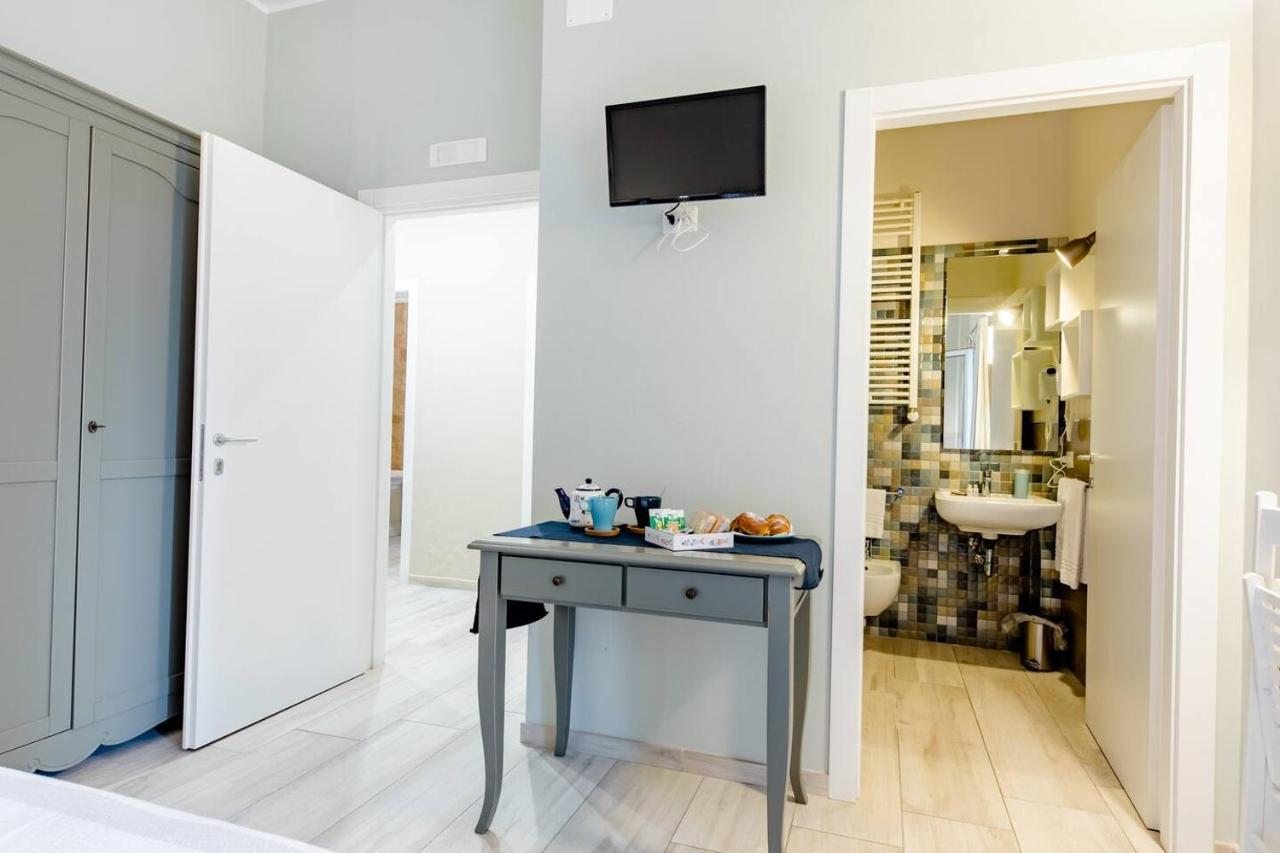 Torrelama Room&Breakfast Trani Bagian luar foto