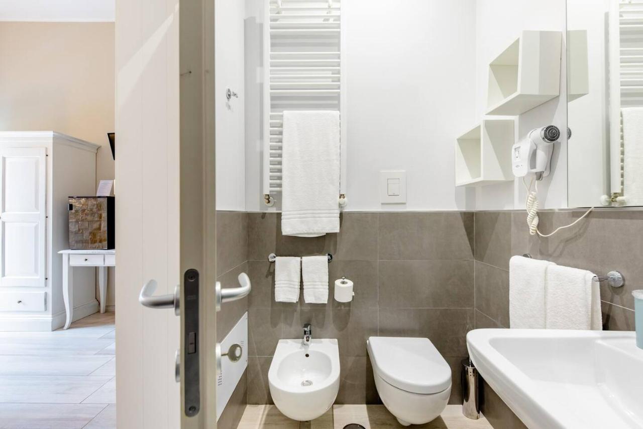 Torrelama Room&Breakfast Trani Bagian luar foto
