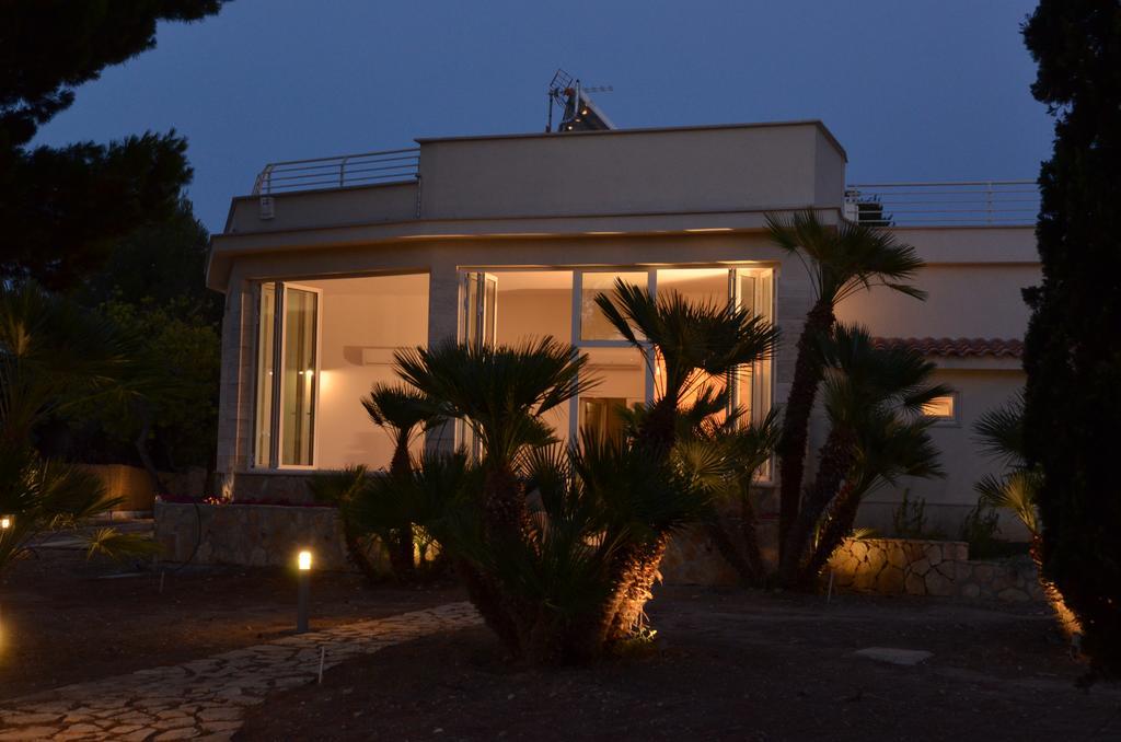 Torrelama Room&Breakfast Trani Bagian luar foto