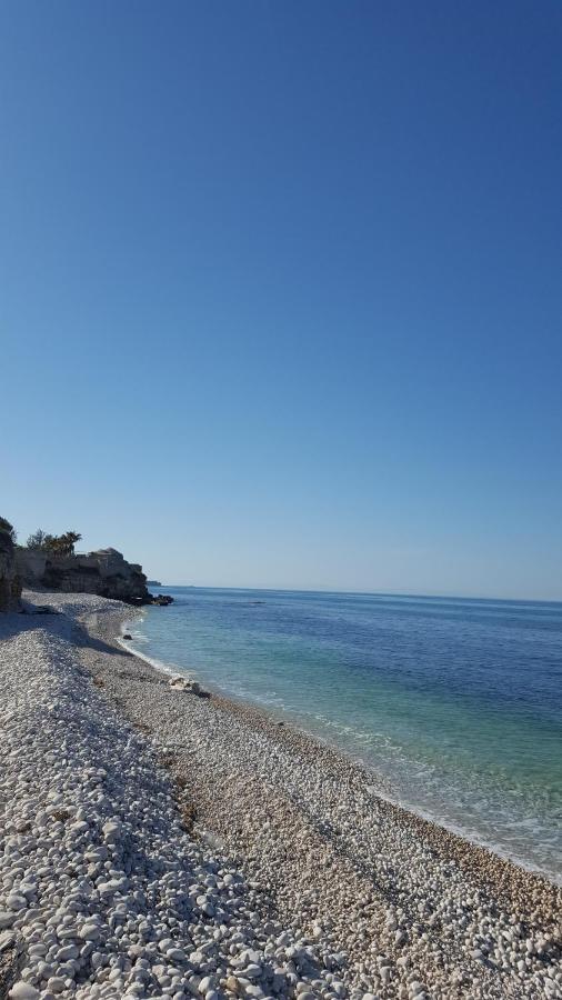 Torrelama Room&Breakfast Trani Bagian luar foto